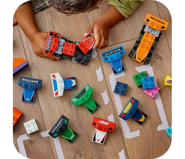 LEGO DUPLO 10445 Bolidy i kierowcy F1 - 1299002 - zdjęcie 11